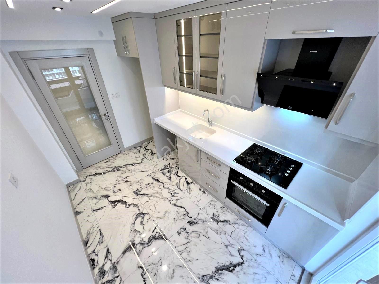 🏡 Referans'tan İkizçay'da Ayrı Mutfak Modern Tasarımlı Ön Cephe 3+1 Daire - Görsel 22