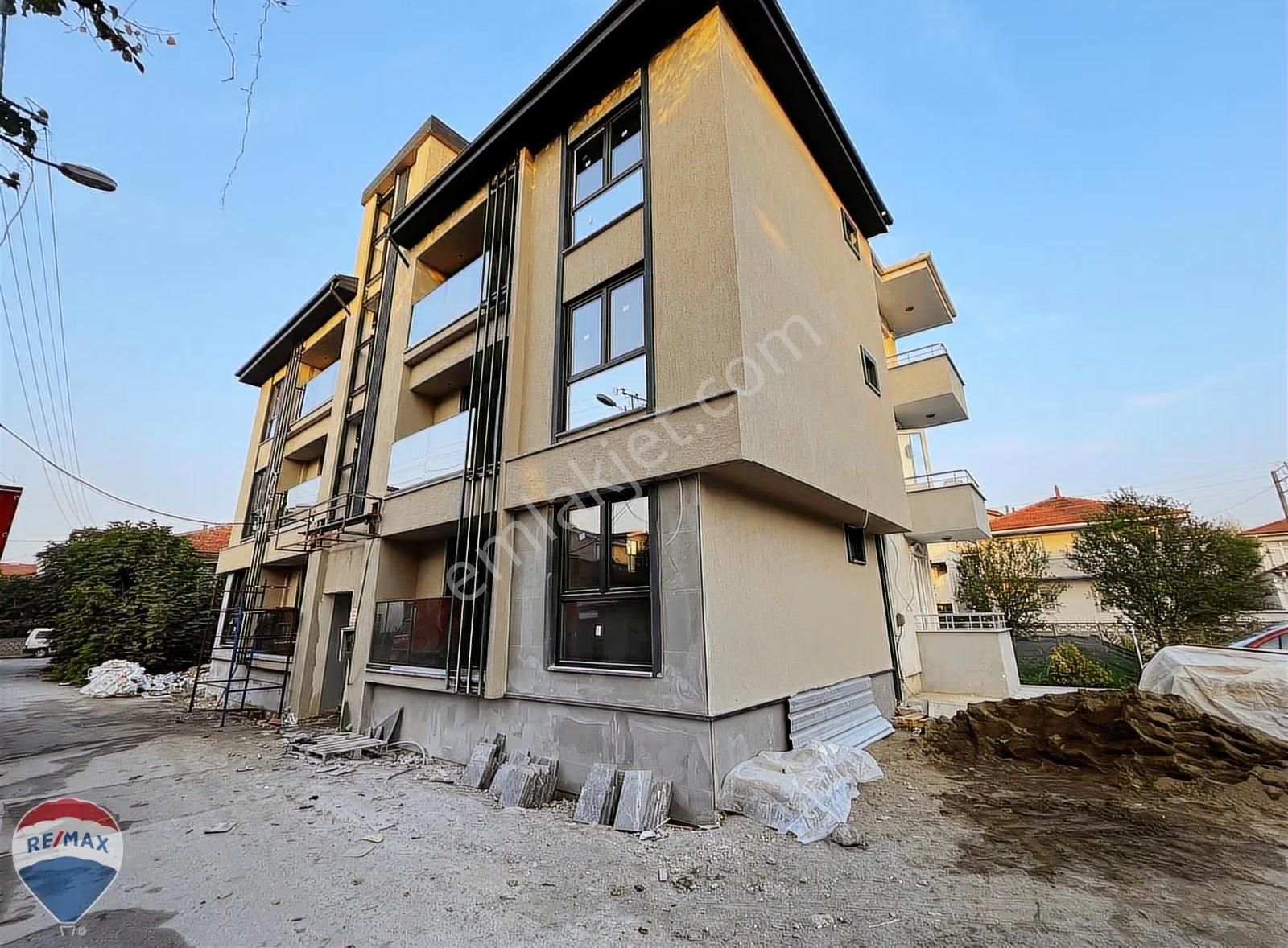Satılık Daire Serdivan İstiklal Mah'de 2+1/2.kat Remax Mavi'den - Görsel 6