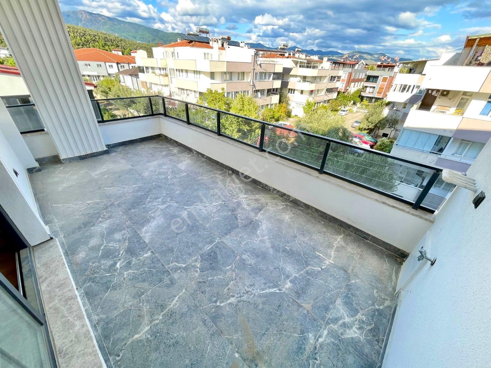 🏡 Referans'tan Akçay'da Yerden Isıtmalı Geniş Balkon Şık Tasarımlı 2+1 Daire - Görsel 18