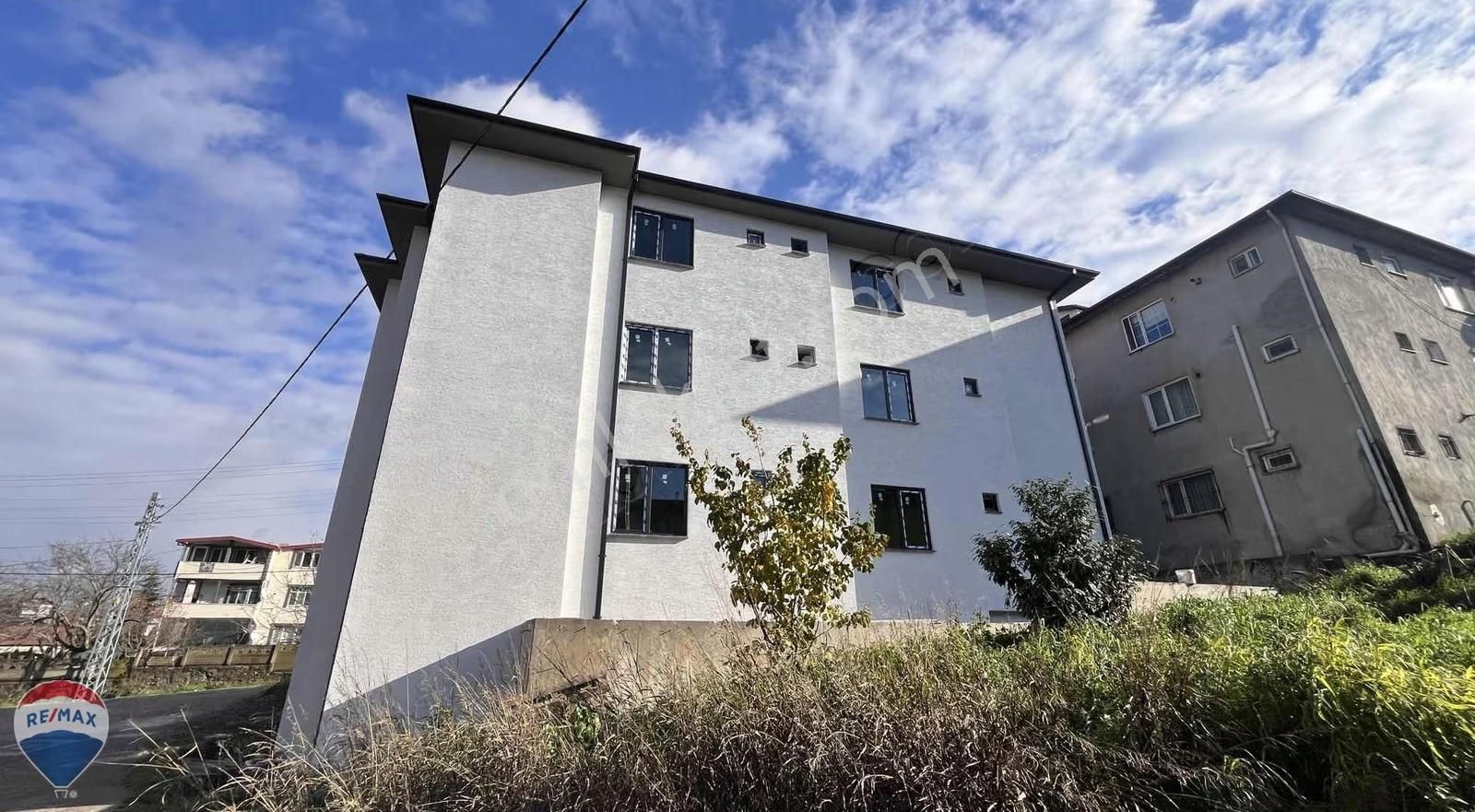 Remax Maviden 2+1 110 M2 Depolu Yerden Isıtmalı Yüksek Giriş - Görsel 4