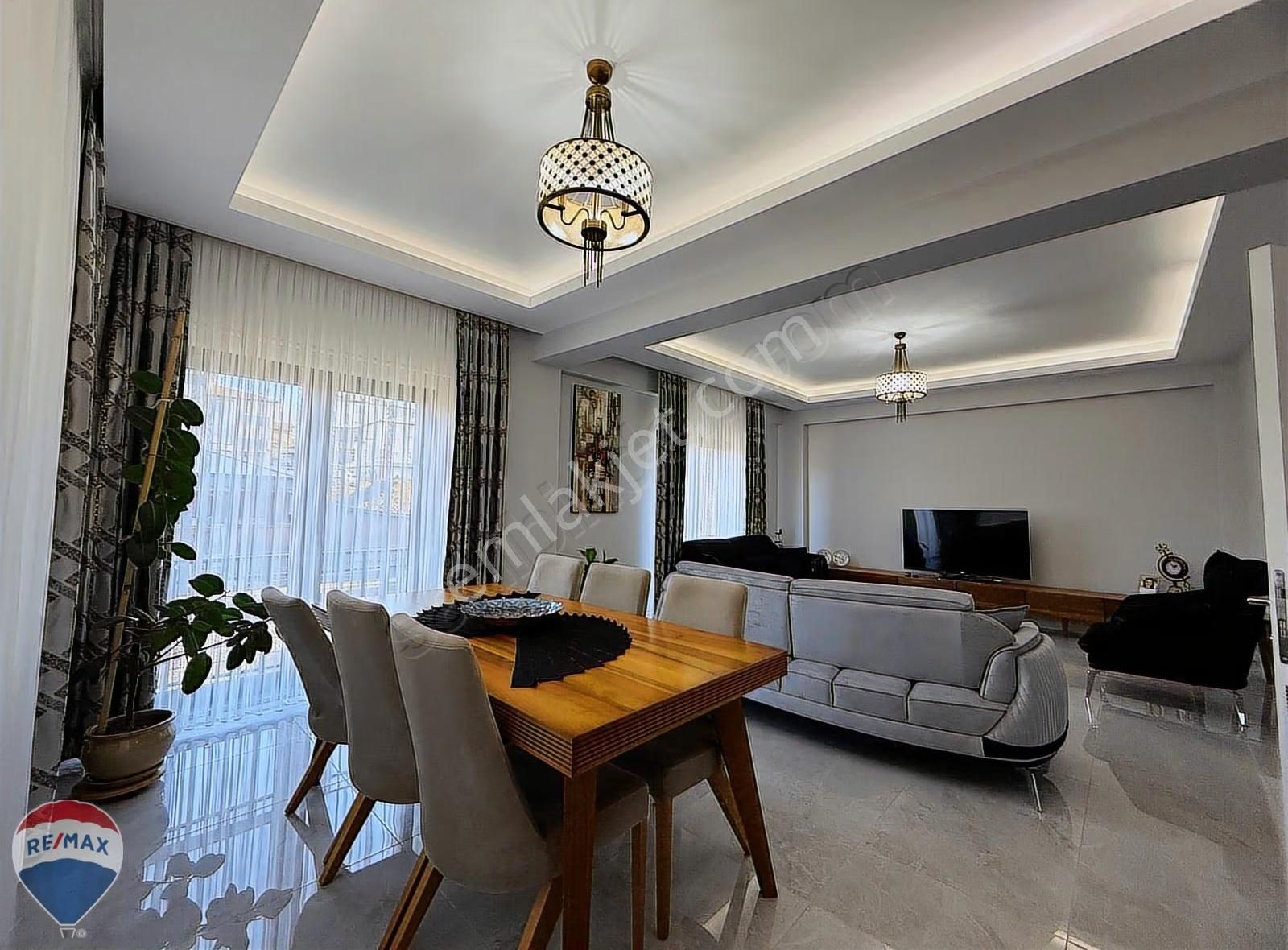 Remax Mavi'den Arifiye Cumhuriyet Mah. Satılık Mustakil Villa - Görsel 32