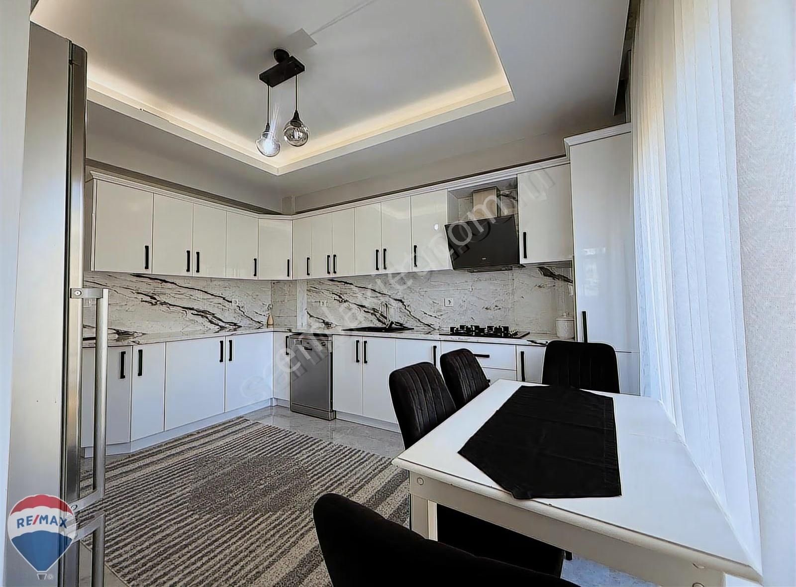 Remax Mavi'den Arifiye Cumhuriyet Mah. Satılık Mustakil Villa - Görsel 21