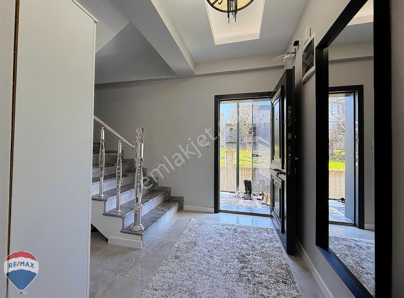 Remax Mavi'den Arifiye Cumhuriyet Mah. Satılık Mustakil Villa - Görsel 27