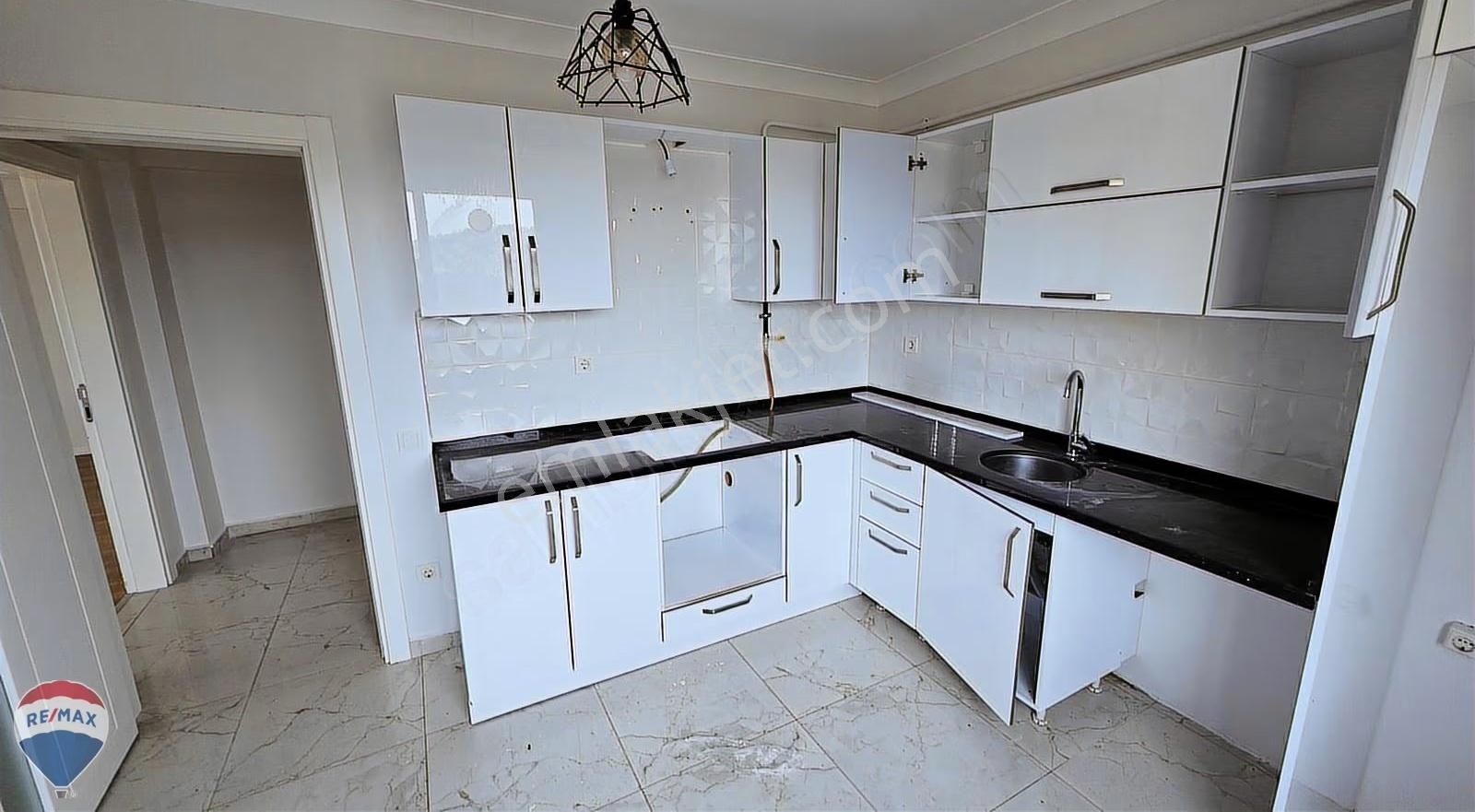 Serdivan Kemalpaşa Mahallesinde Eşyalı Kiralık Daire 3+1 - Görsel 3