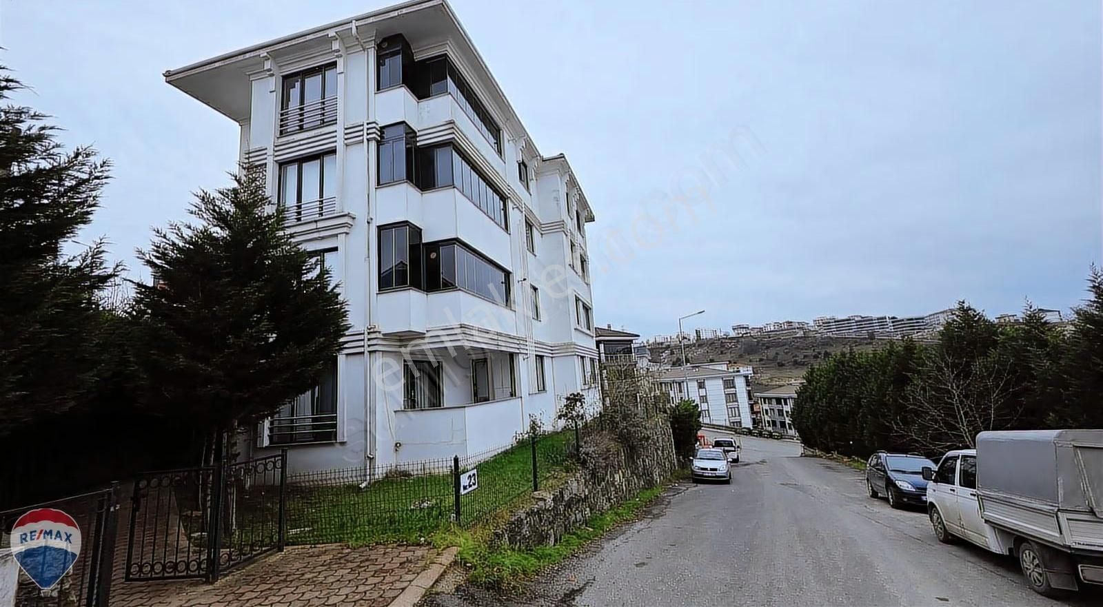 Serdivan Kemalpaşa Mahallesinde Eşyalı Kiralık Daire 3+1