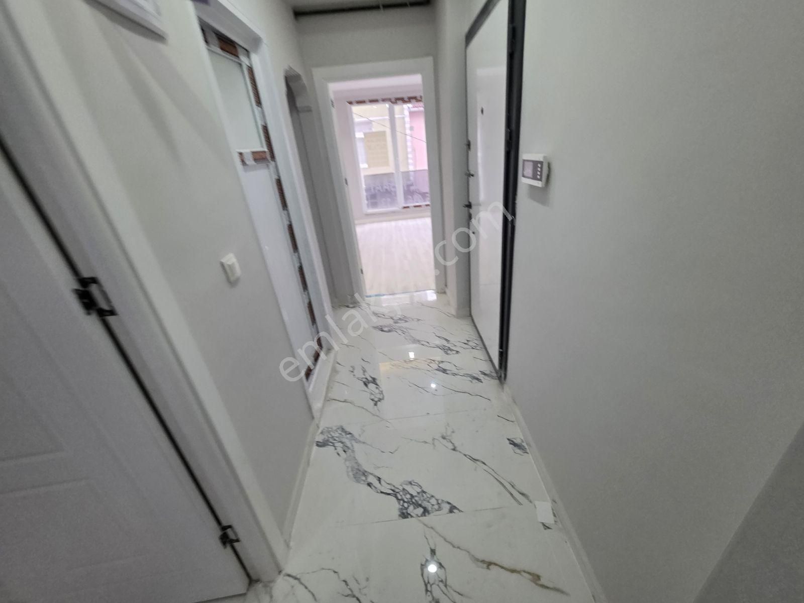 Mehmet Akifte Satılık Sıfır Bina 2+1 1.kat - Görsel 2