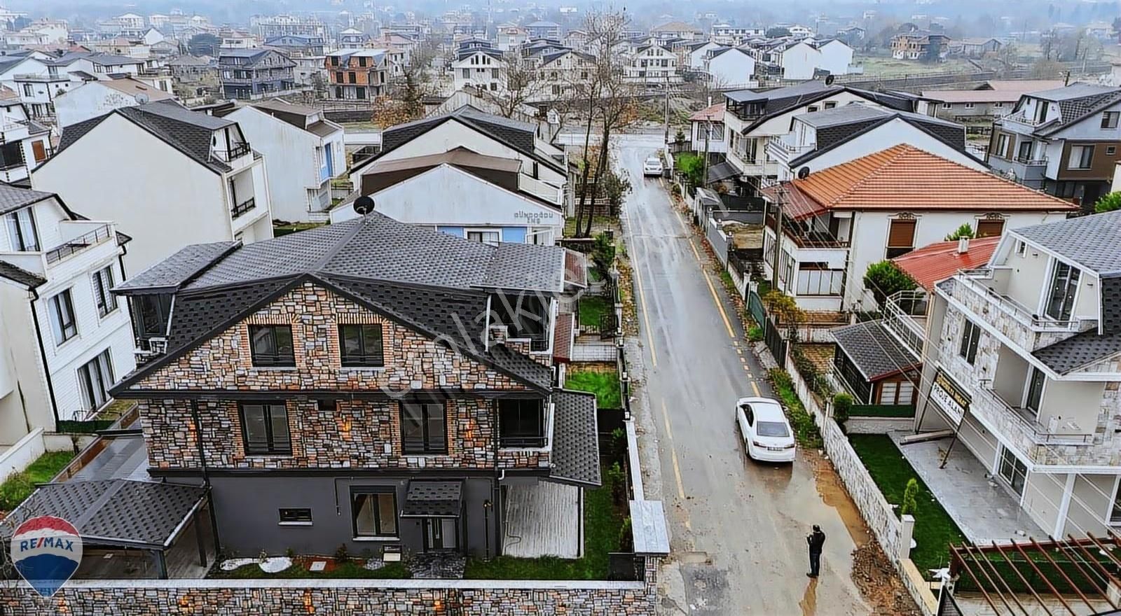 Re/max Maviden 5+1 Ebv. Banyolu Muhteşem Deniz Manzaralı Müstaki