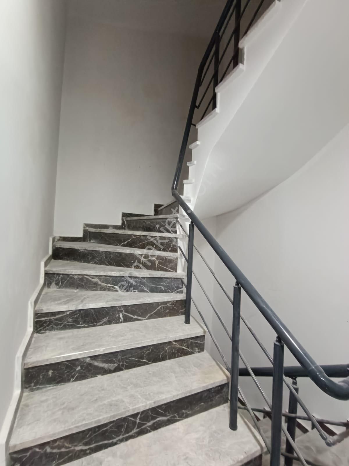 Avcılar Üniversite Mahallesi Yeni Binada 2+1 Kiralık Daire - Görsel 4