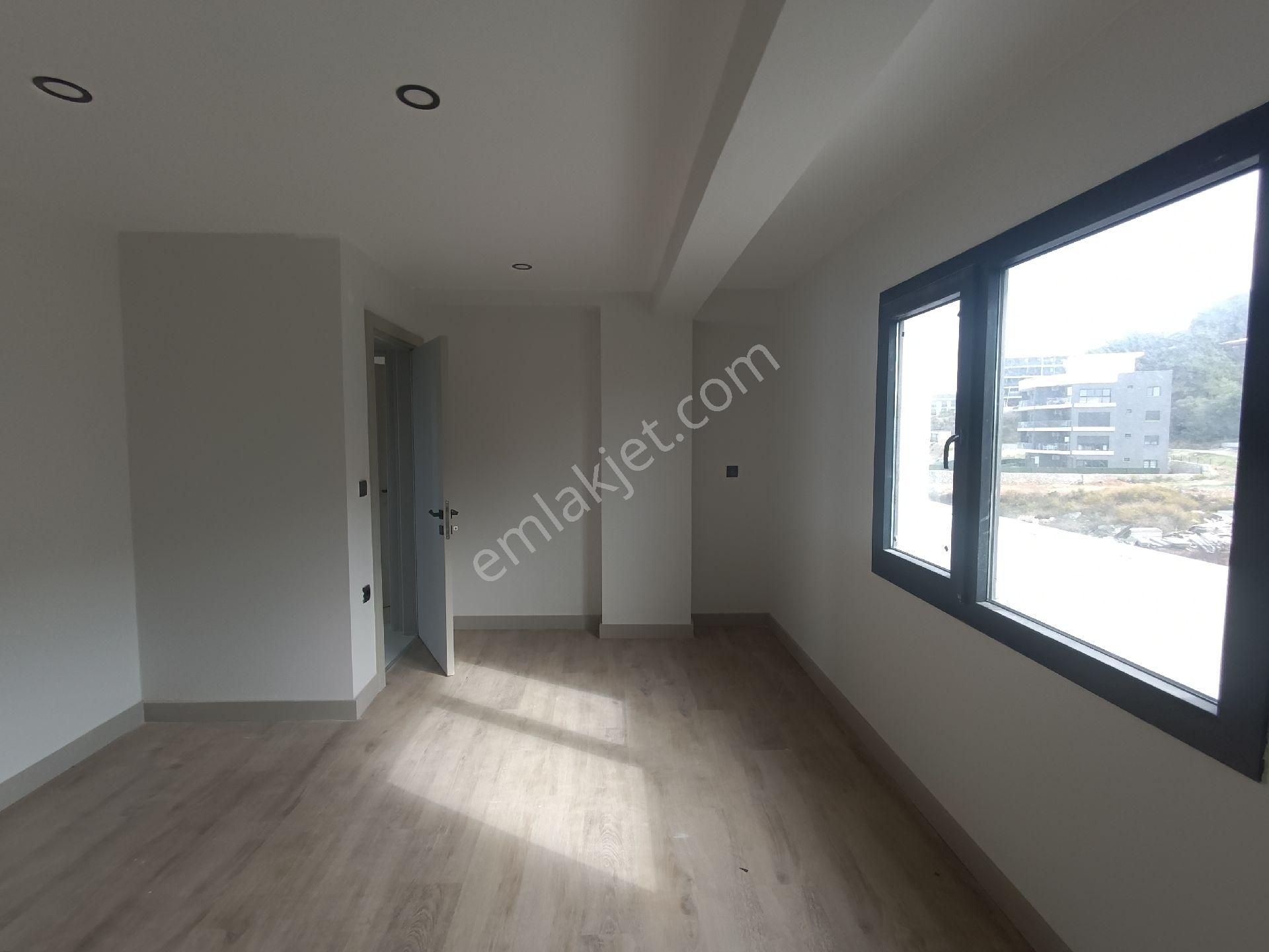 Kuşadası Merkezde Satılık 4+1 Genisş Dubleks Daire - Görsel 30