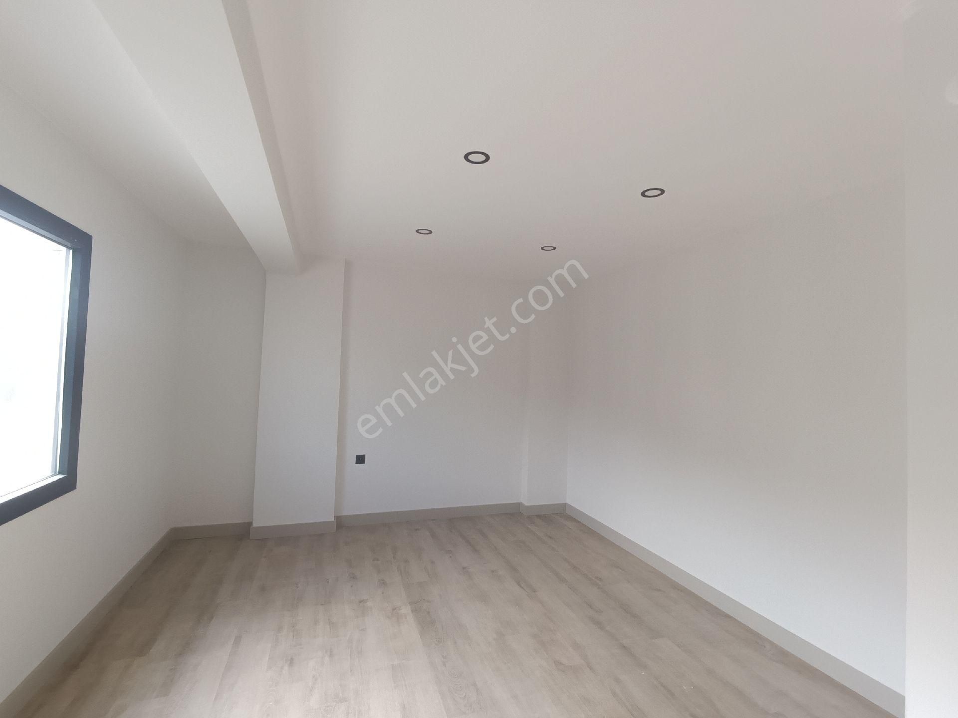 Kuşadası Merkezde Satılık 4+1 Genisş Dubleks Daire - Görsel 31