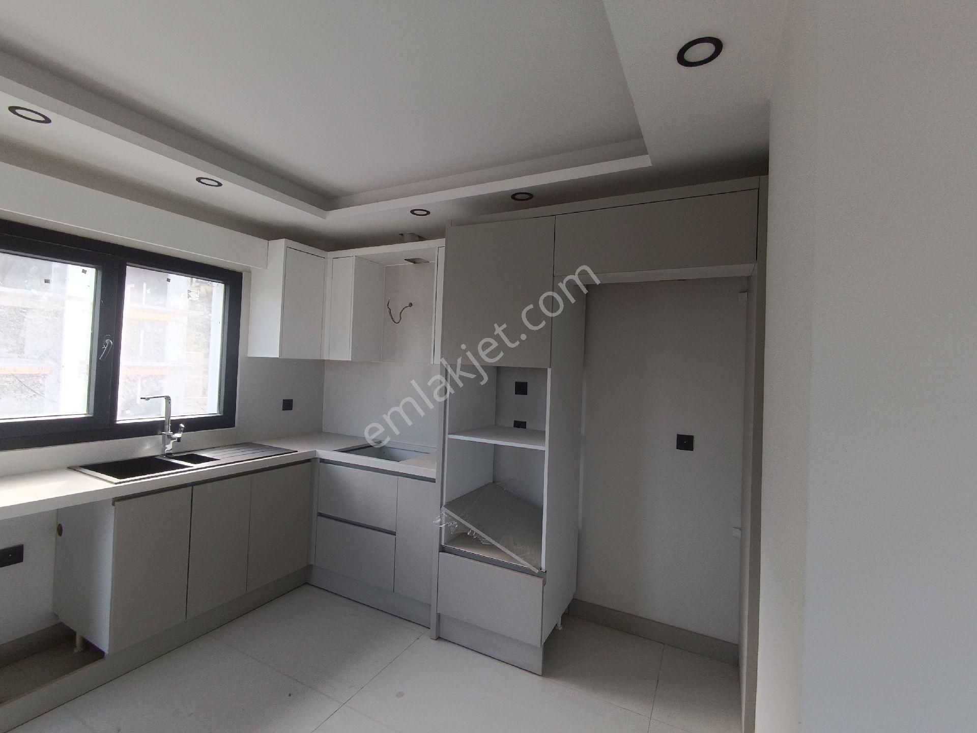 Kuşadası Merkezde Satılık 4+1 Genisş Dubleks Daire - Görsel 6