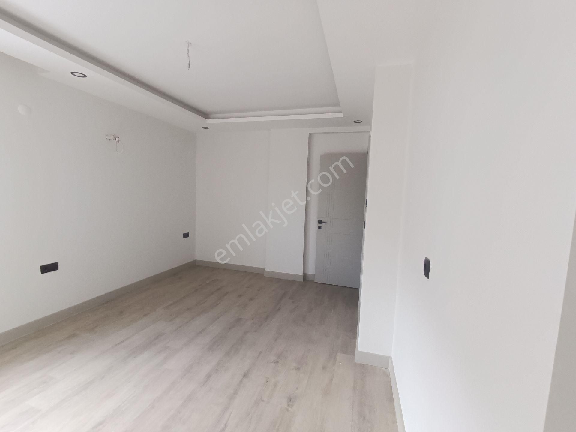 Kuşadası Merkezde Satılık 4+1 Genisş Dubleks Daire - Görsel 15