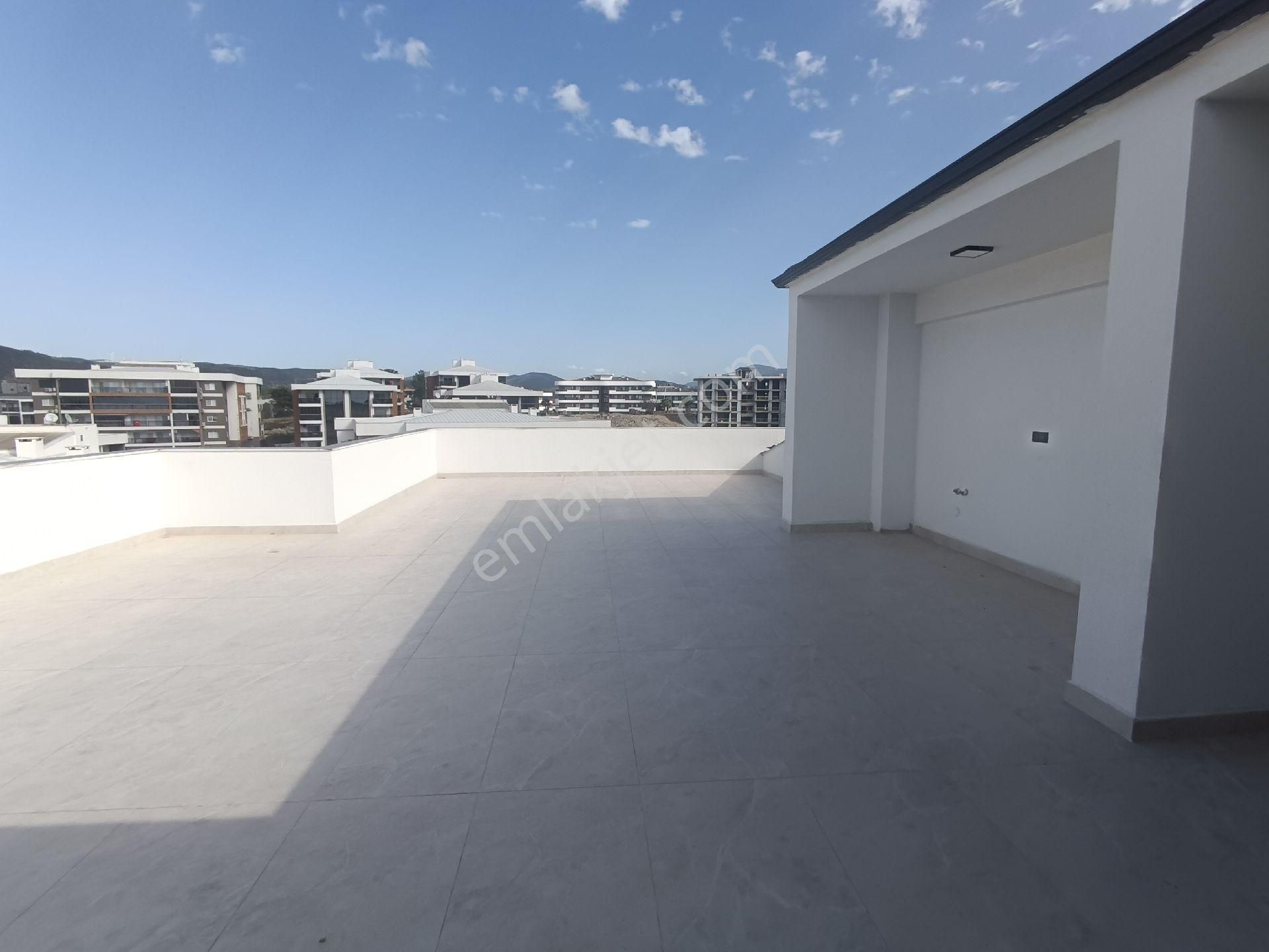 Kuşadası Merkezde Satılık 4+1 Genisş Dubleks Daire - Görsel 23