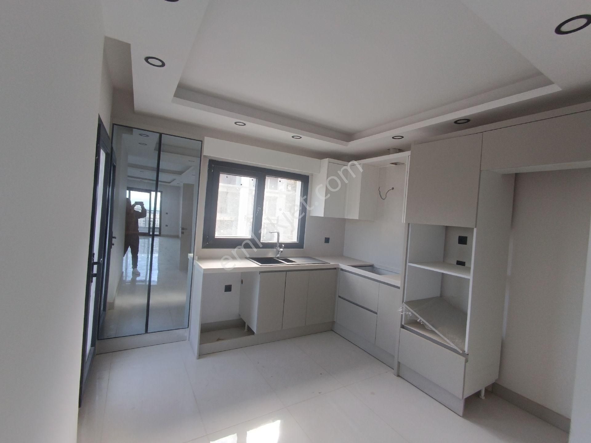 Kuşadası Merkezde Satılık 4+1 Genisş Dubleks Daire - Görsel 3