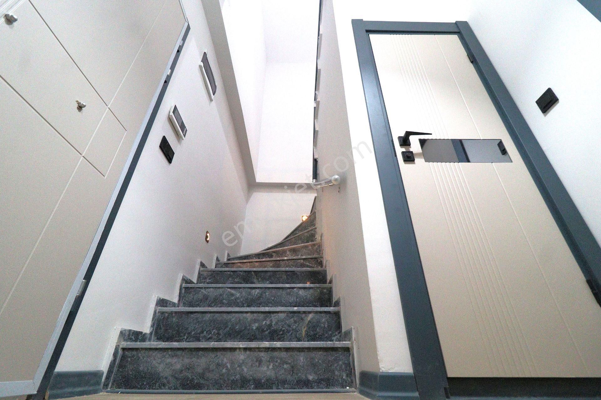 Akçay'da Aygül'den Yüksek Krediye Uygun Nezih Site İçi Çift Balkonlu Lüks 2+1 Satılık Dubleks Daire - Görsel 17