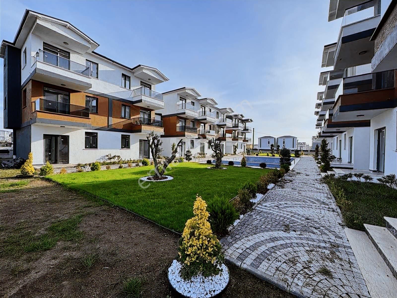 #mega Yapı# Yeni Nesil Havuzlu Sitede 1+1 2+1 Villa Daireleri - Görsel 33