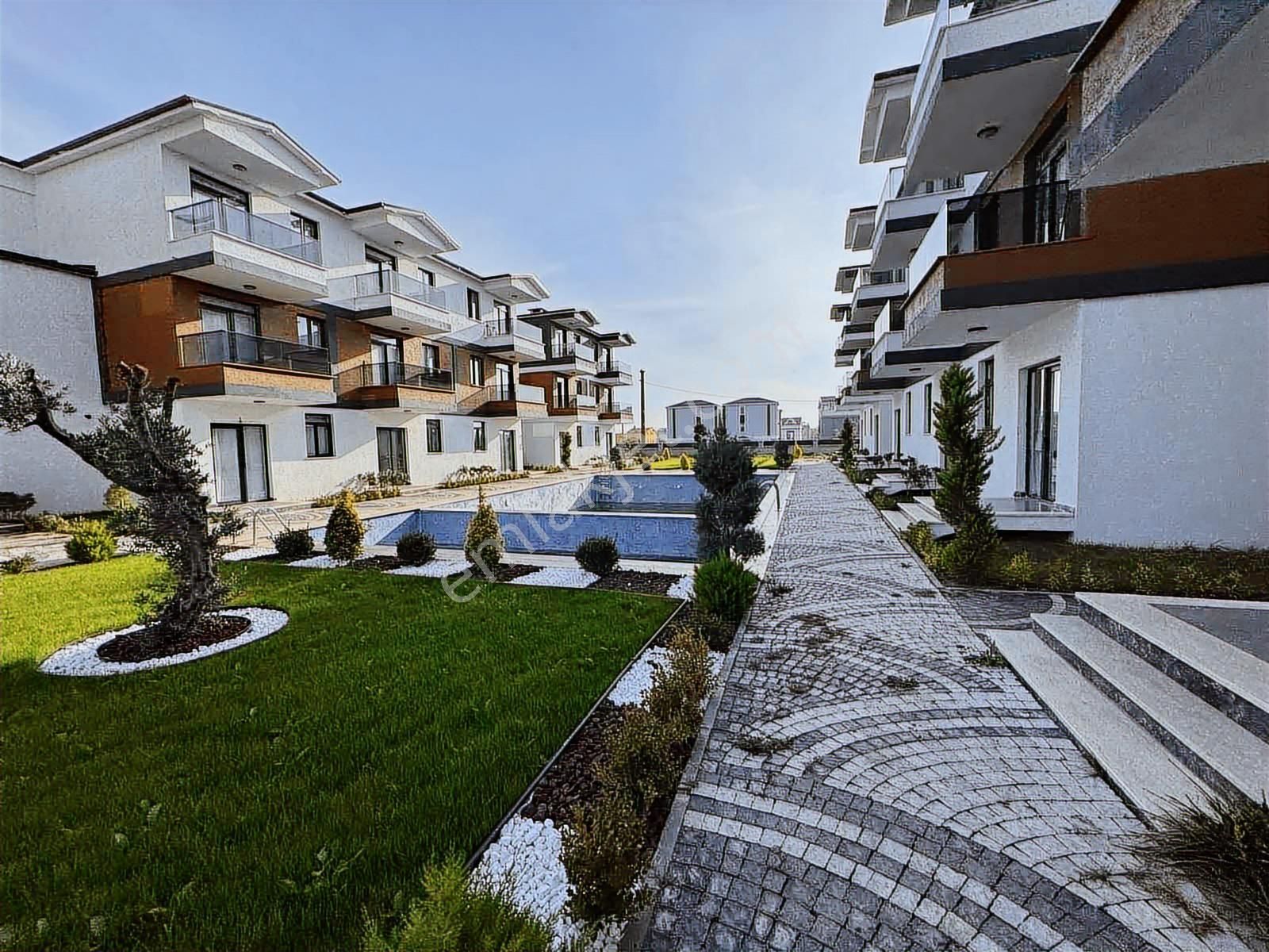 #mega Yapı# Yeni Nesil Havuzlu Sitede 1+1 2+1 Villa Daireleri - Görsel 24