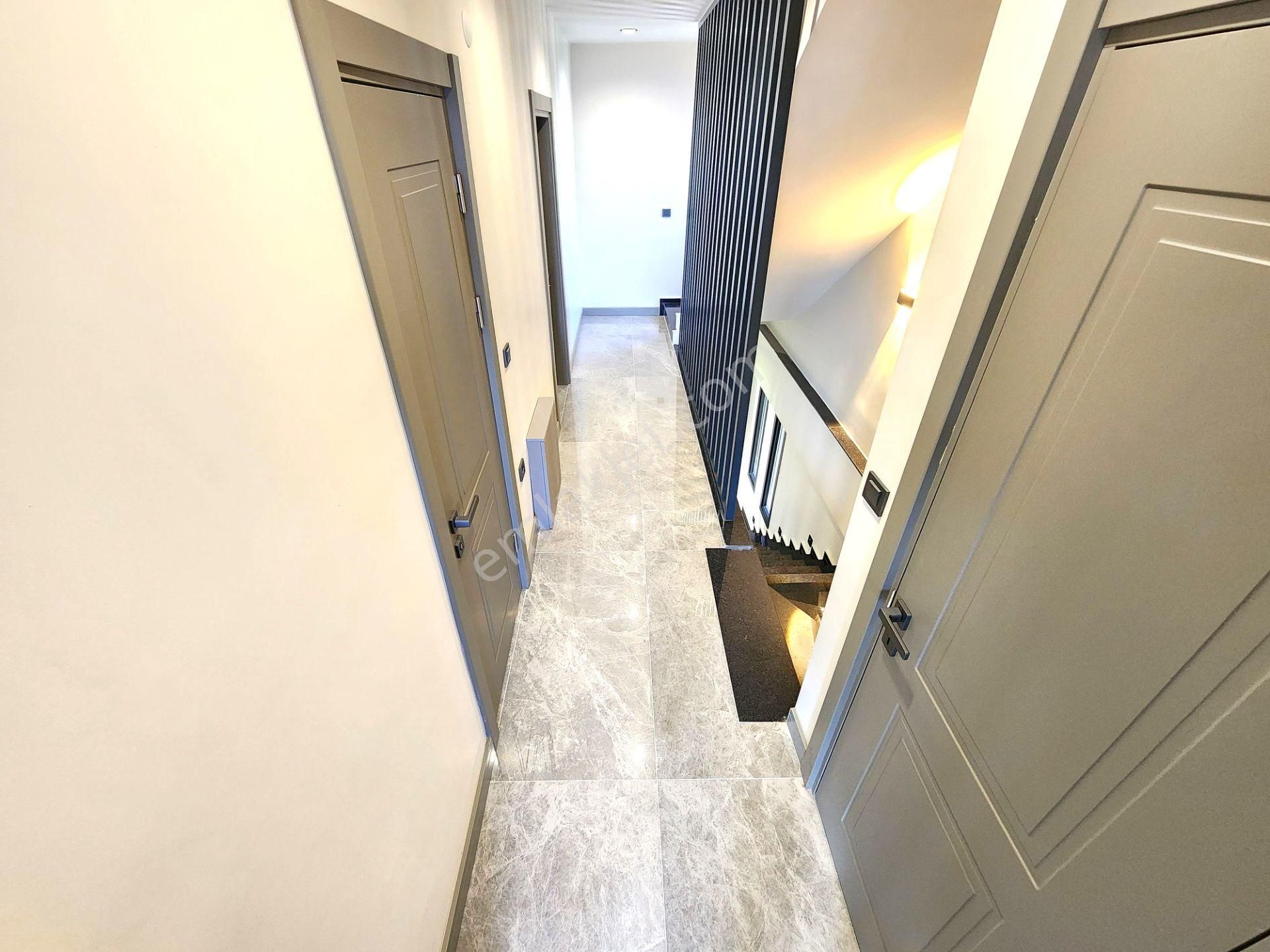 Burhaniye Pelitköy'de Aygülden Sıfır Çift Terasıyla Full Lebiderya Deniz Manzaralı 4+1 Satılık Villa - Görsel 22