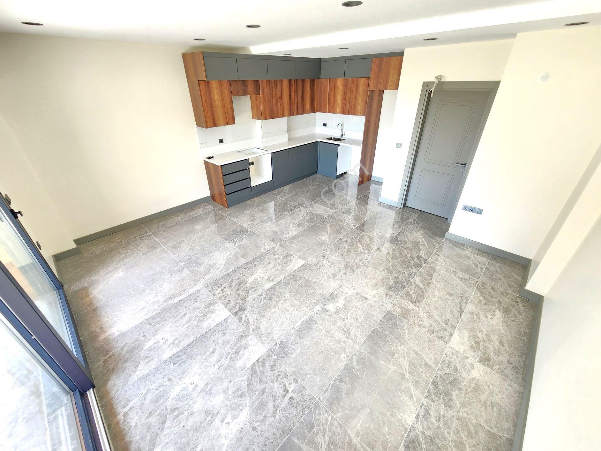 Burhaniye Pelitköy'de Aygülden Sıfır Çift Terasıyla Full Lebiderya Deniz Manzaralı 4+1 Satılık Villa - Görsel 4