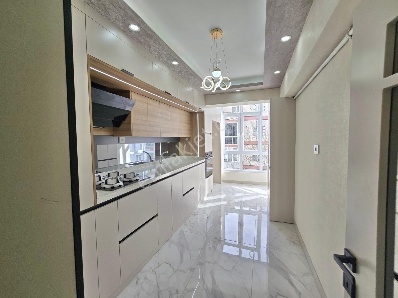Sincan Pınarbaşı Mah. 3+1 Lüks Yapılı Salon Bağımsız Geniş Daire - Görsel 32