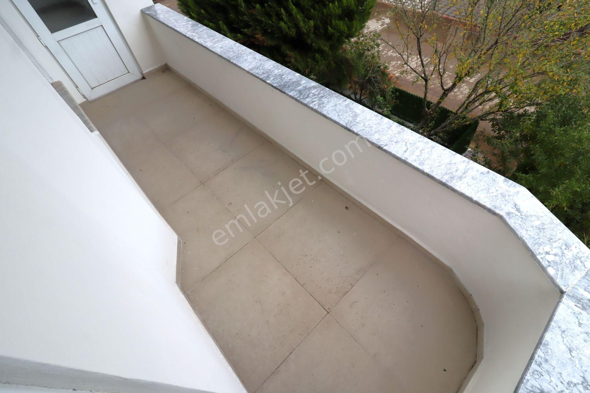 👉akçay'da Aygülden Doğayla İç İçe Nezih Site İçi Full Yapılı Ayrı Mutfak 4+1 Satılık Tripleks Villa - Görsel 19