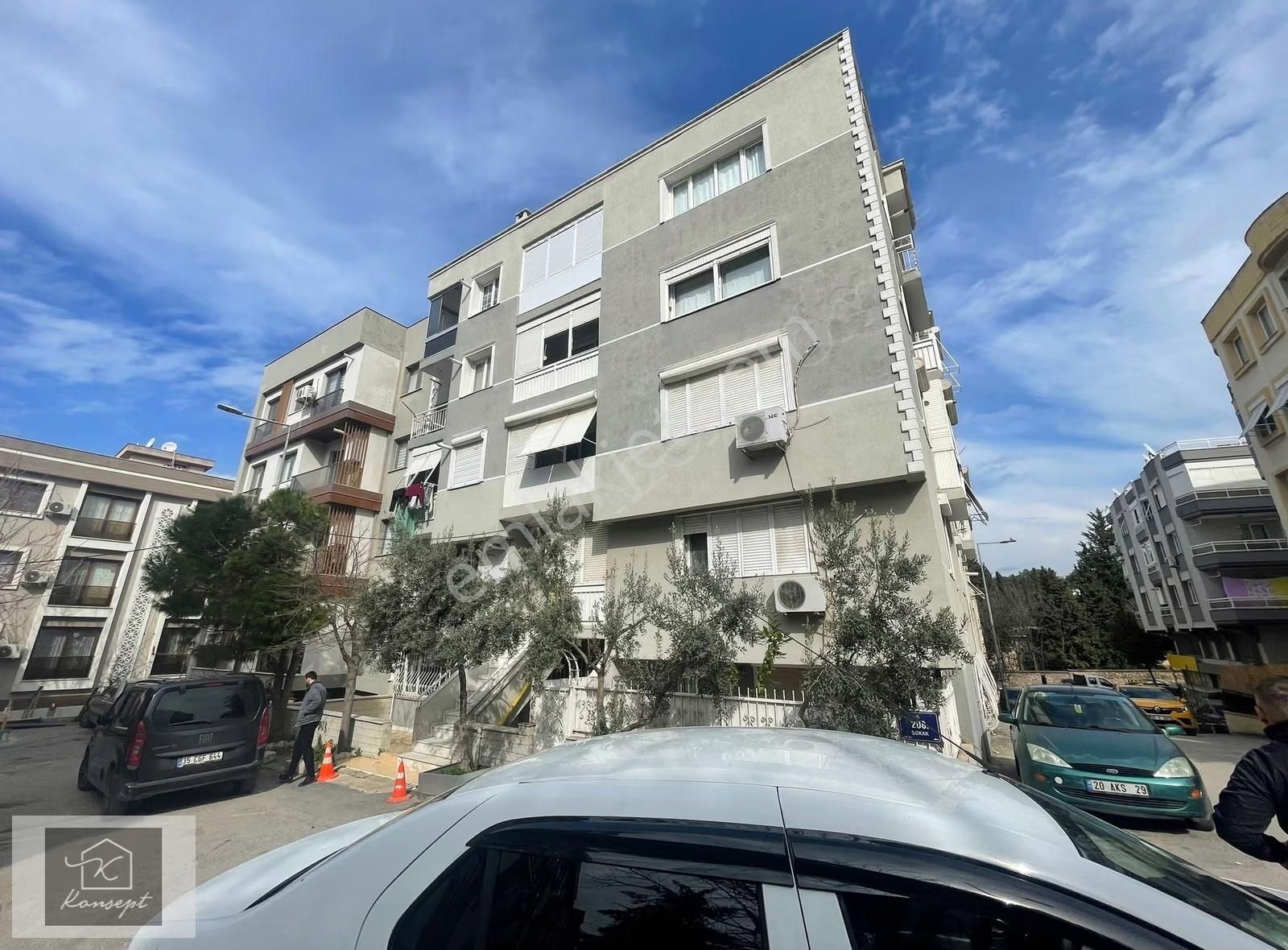 Konsept'den K.doğum Yakını-klimalı-bahçeli Satılık 1+1 Daire