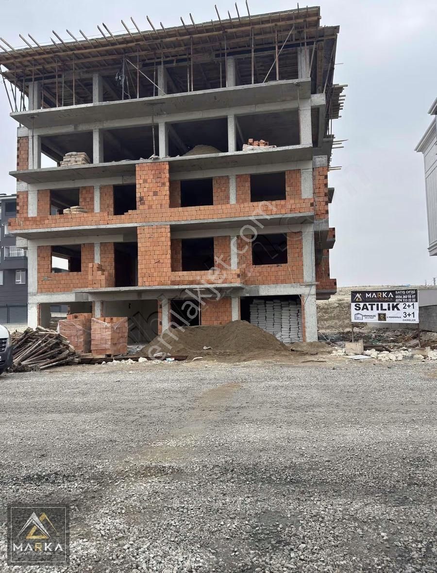 Marka'dan Zafertepe'de Kırdar Kolleji Yanı Satılık Daireler