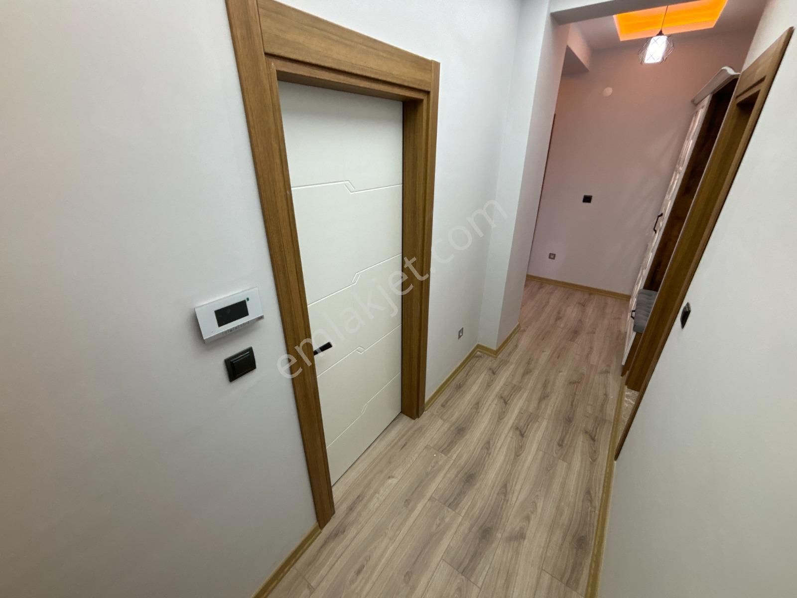 🏡 Referans'tan Şık Tasarımlı Giriş Kat Cam Balkonlu 2+1 Daire - Görsel 11