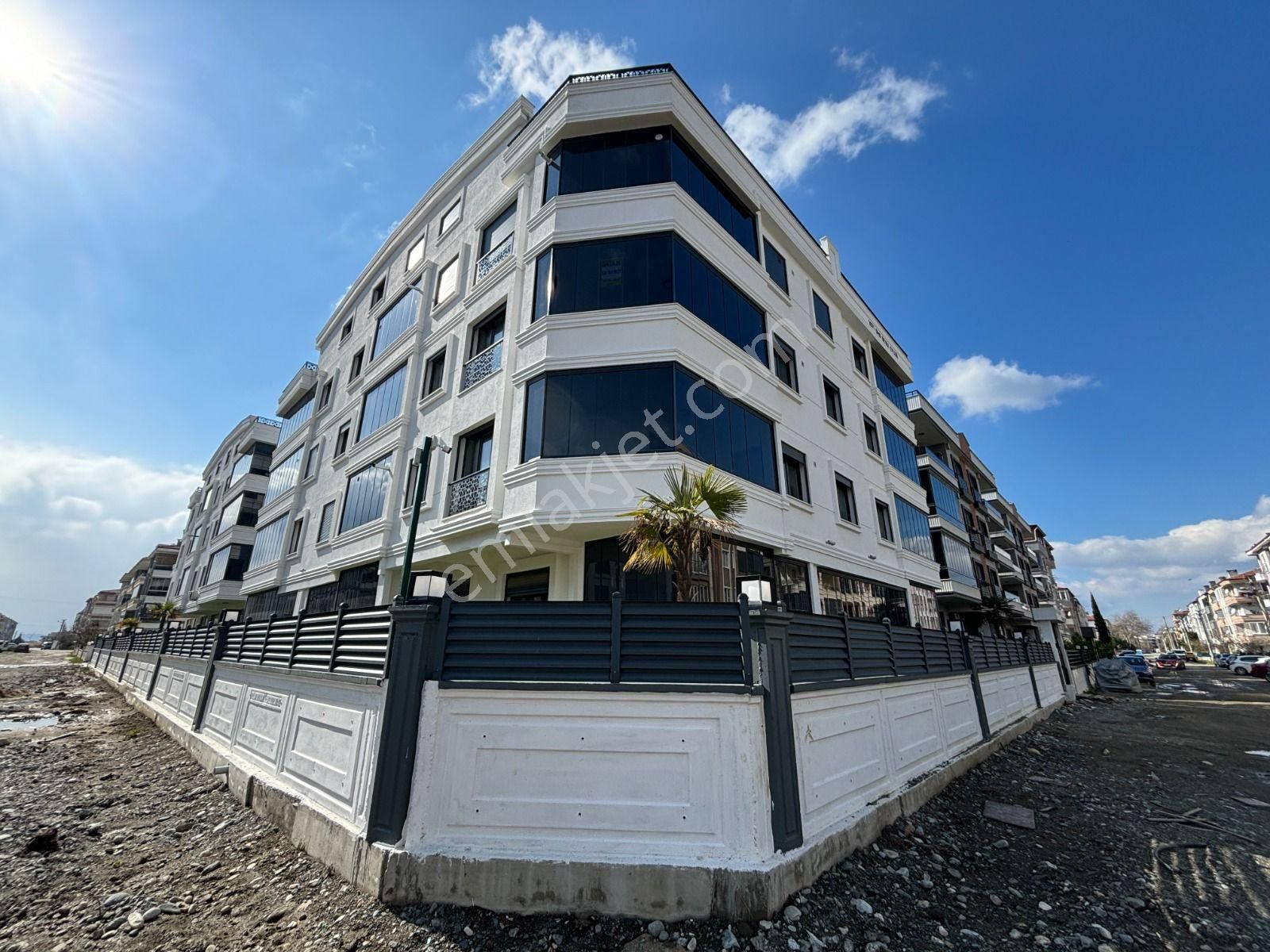 🏡 Referans'tan Şık Tasarımlı Giriş Kat Cam Balkonlu 2+1 Daire - Görsel 9