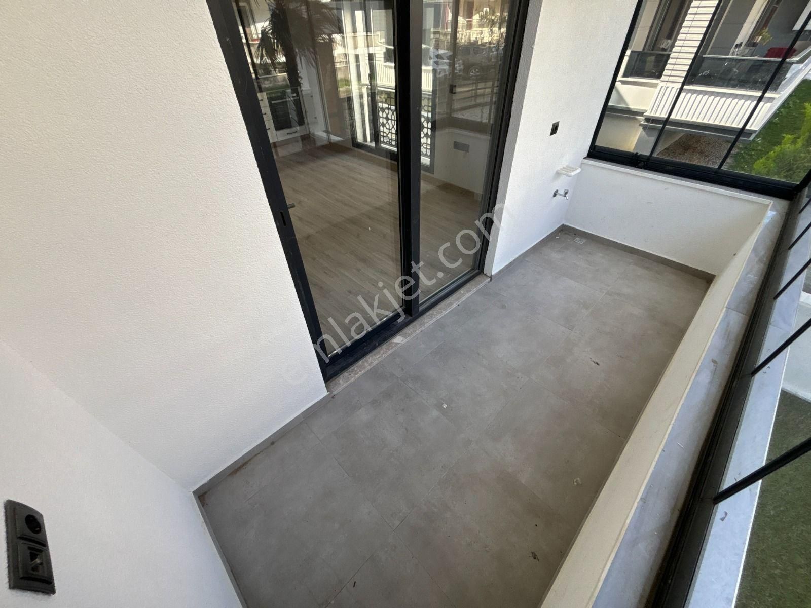 🏡 Referans'tan Şık Tasarımlı Giriş Kat Cam Balkonlu 2+1 Daire - Görsel 27