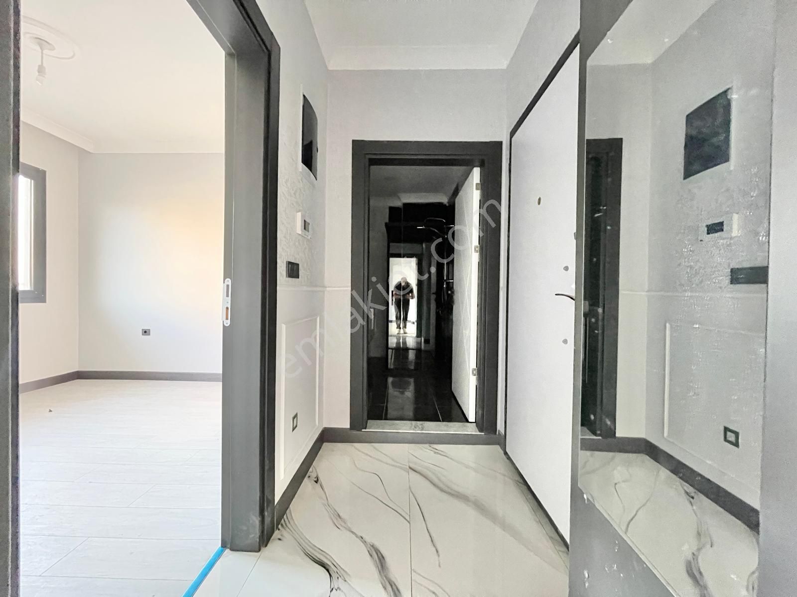 Berkay Demirel'den Altınkumda Denize 500 Metre Sıfır Lüks 1+1 Daire - Görsel 7