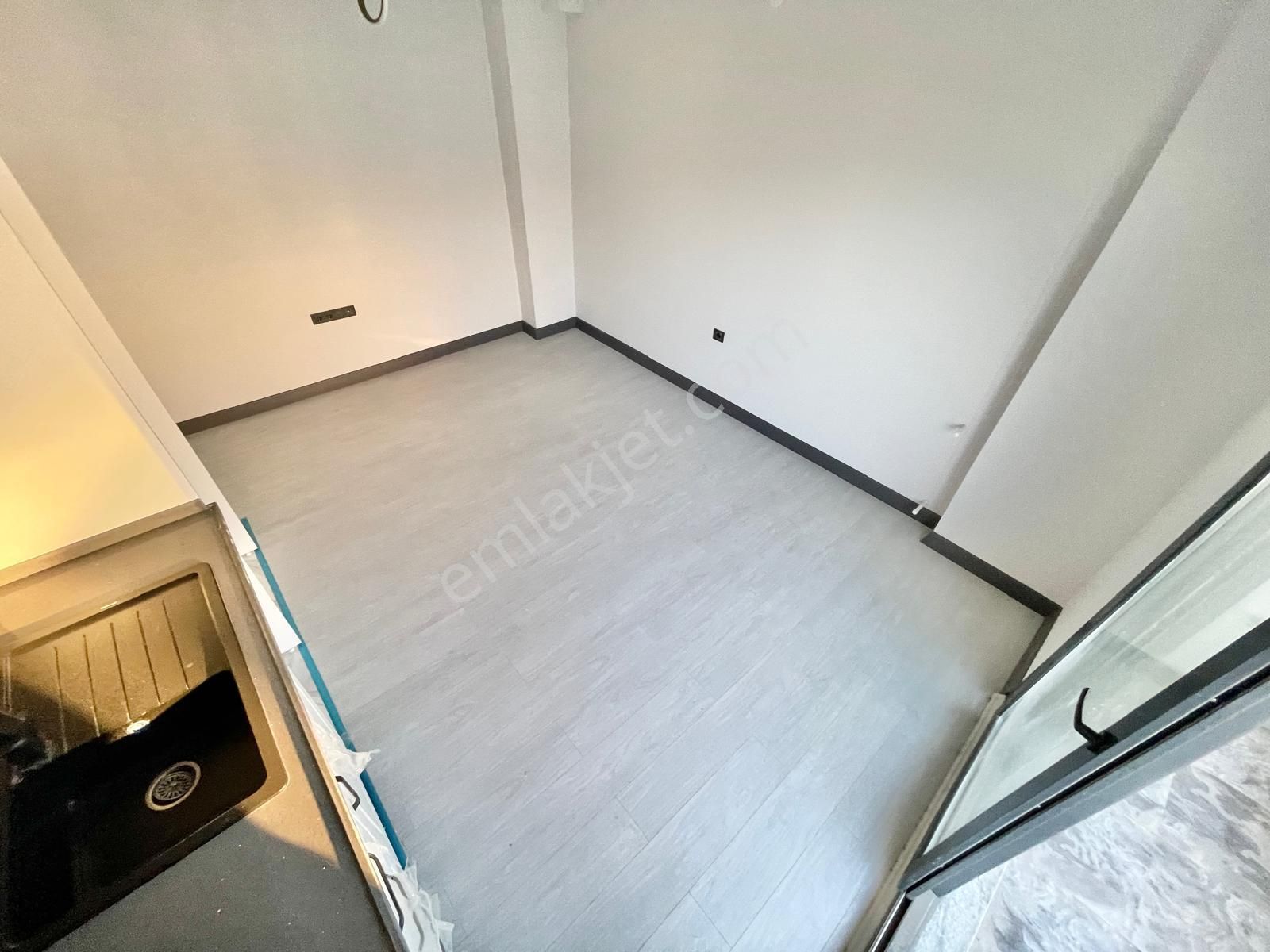 Berkay Demirel'den Altınkumda Denize 500 Metre Sıfır Lüks 1+1 Daire - Görsel 13