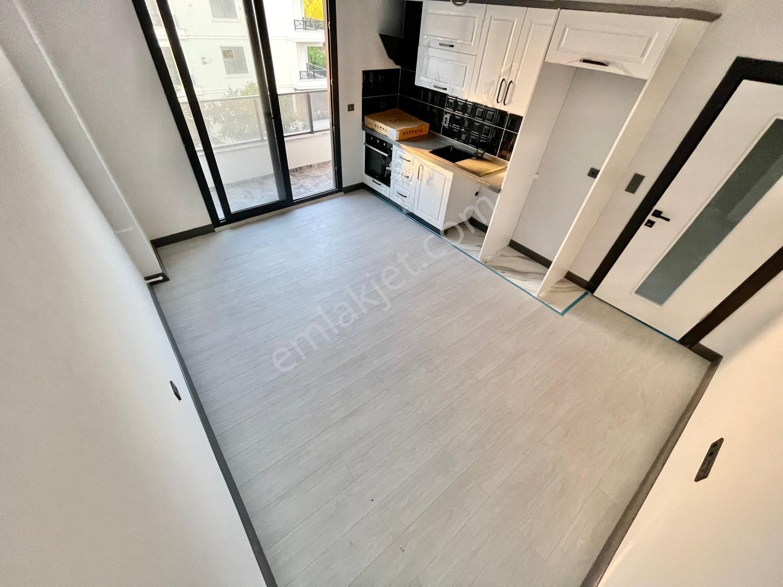 Berkay Demirel'den Altınkumda Denize 500 Metre Sıfır Lüks 1+1 Daire - Görsel 15