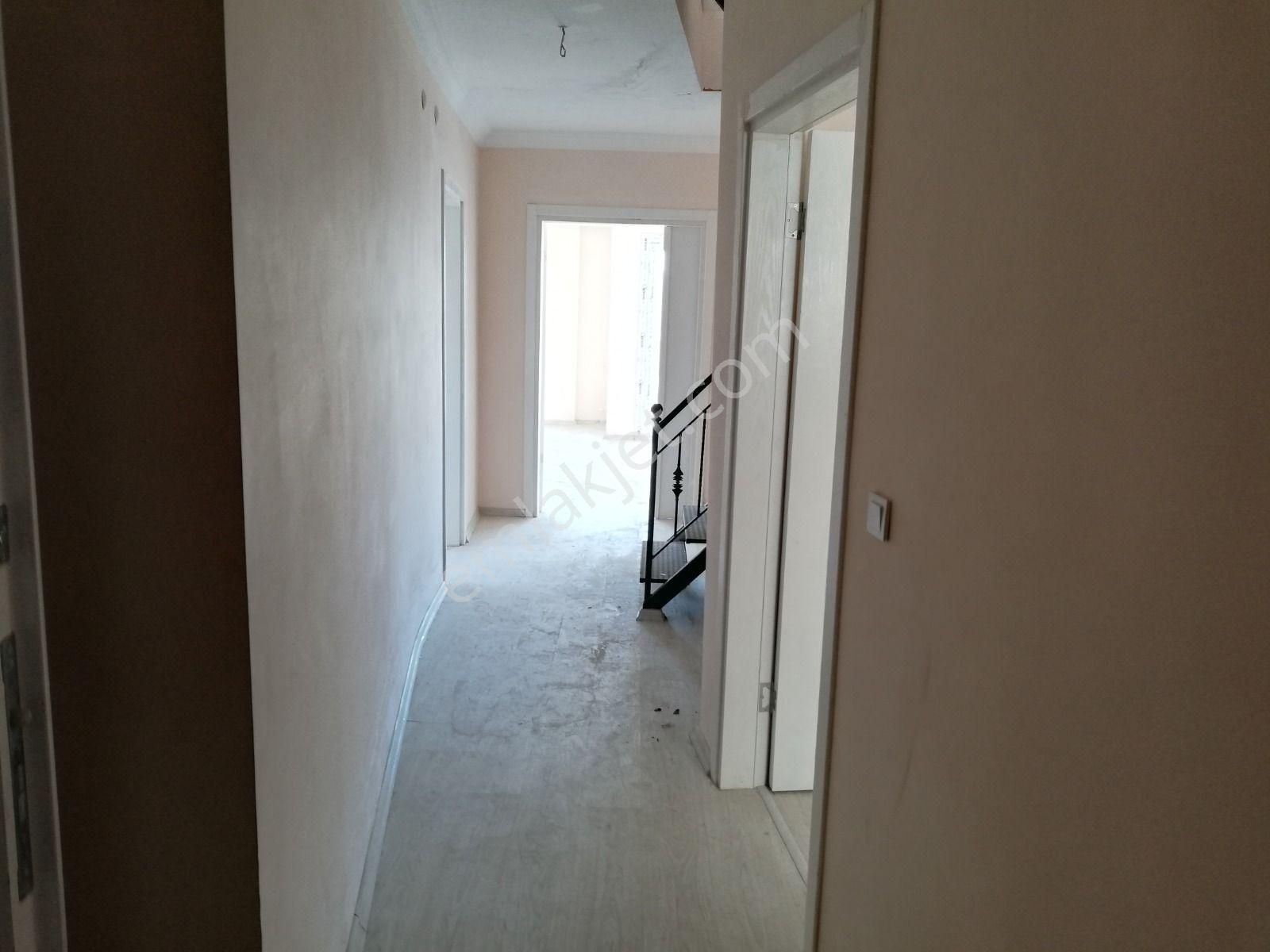 Seferihisar Merkezde, Asansörlü, Kombili, 3 Banyo-wc.li, Geniş Dubleks Daire - Görsel 9