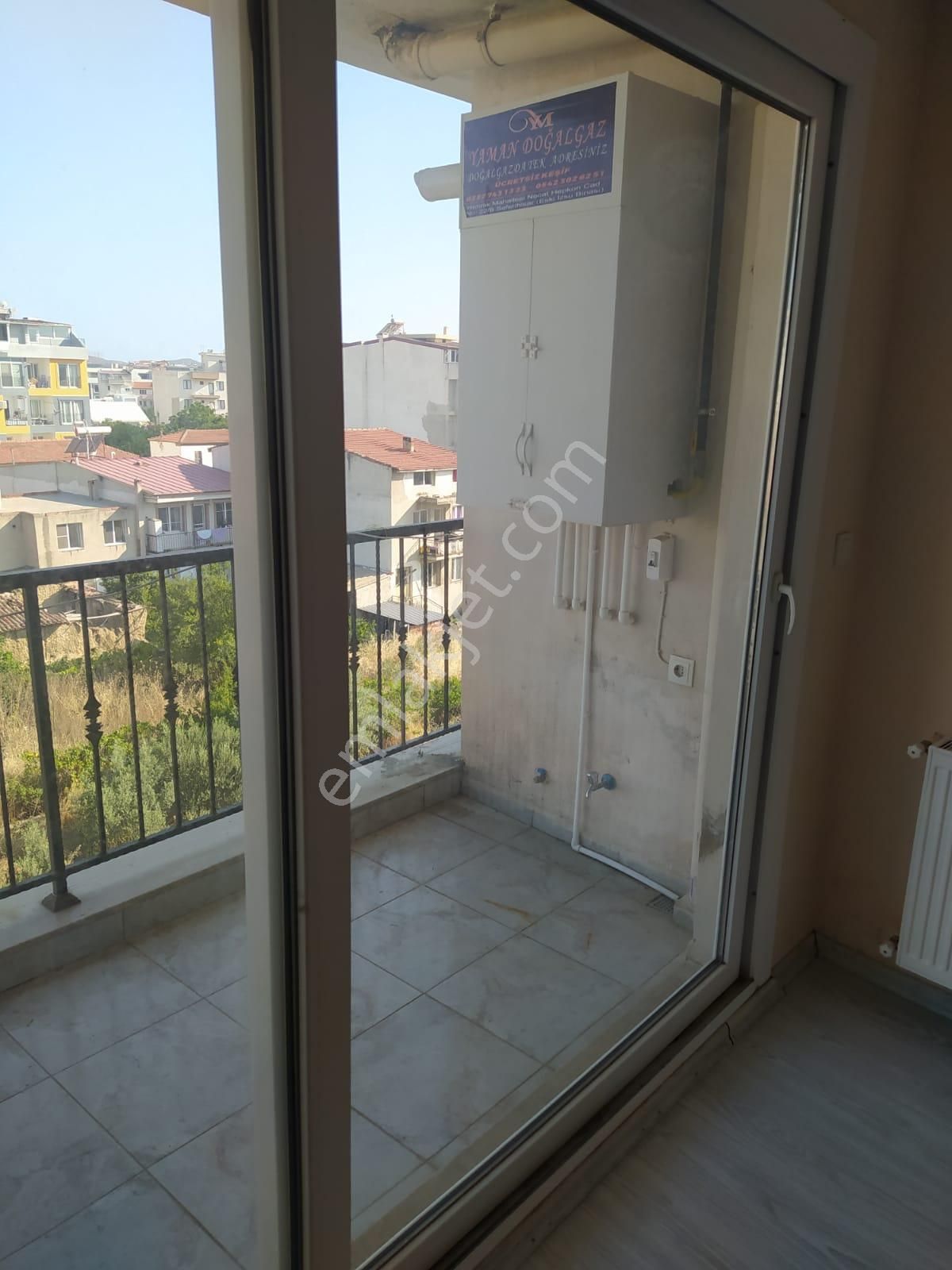 Seferihisar Merkezde, Asansörlü, Kombili, 3 Banyo-wc.li, Geniş Dubleks Daire - Görsel 4