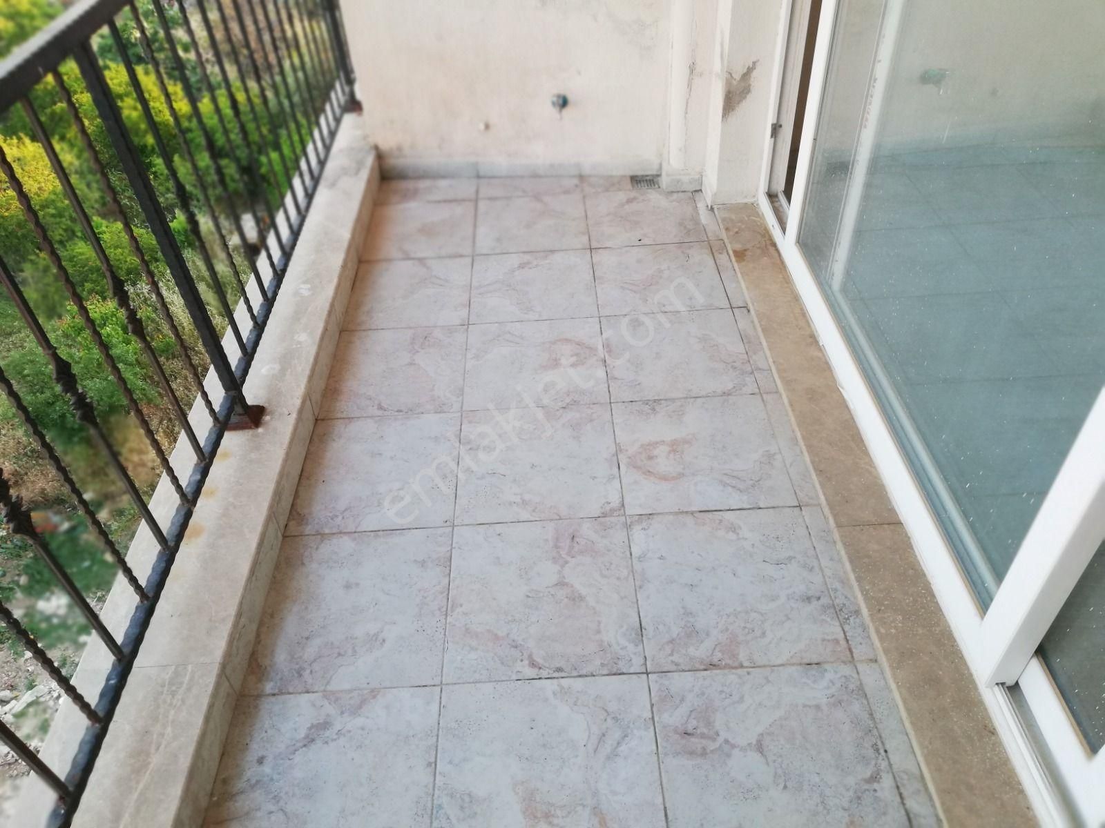 Seferihisar Merkezde, Asansörlü, Kombili, 3 Banyo-wc.li, Geniş Dubleks Daire - Görsel 3