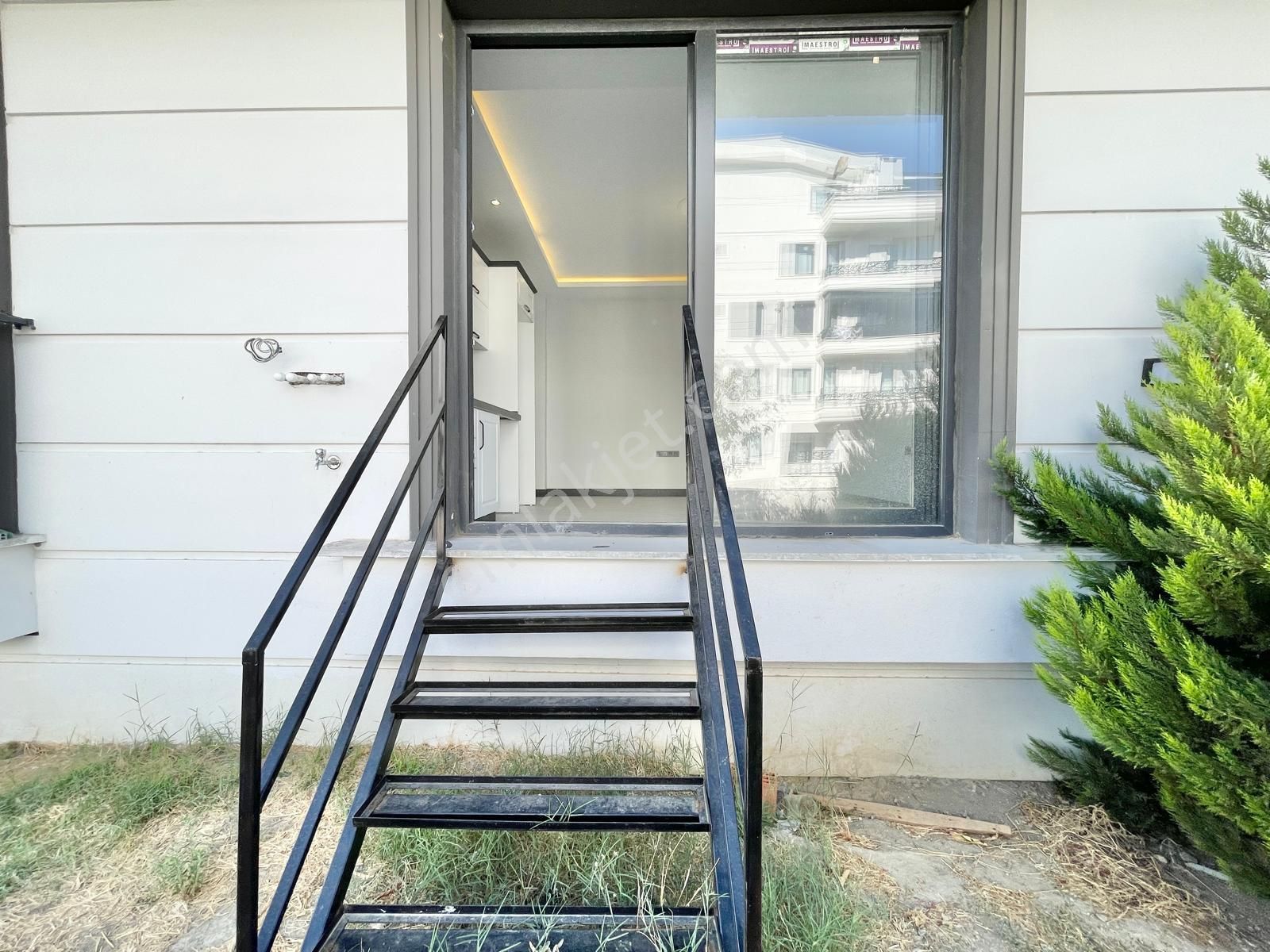 Berkay Demirel'den Altınkumda Bahçe Kullanımlı Sıfır 1+1 Daire - Görsel 18