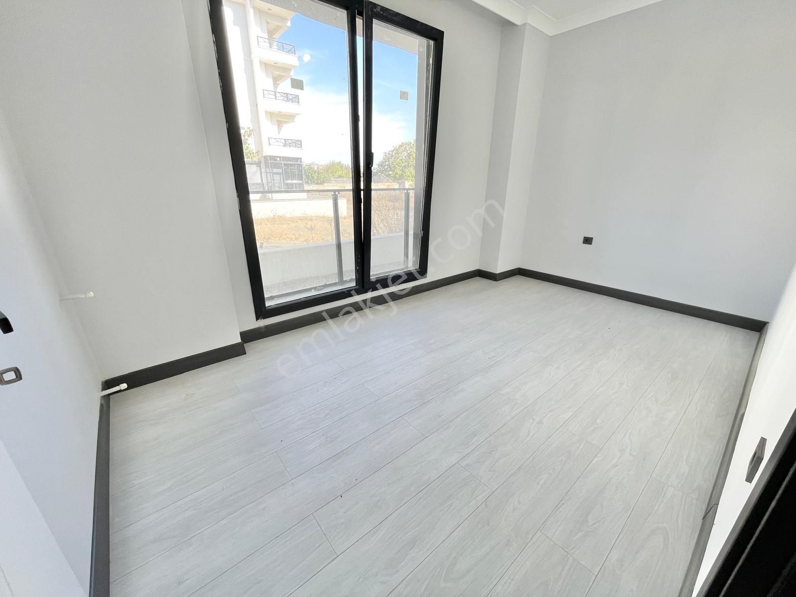 Berkay Demirel'den Altınkumda Bahçe Kullanımlı Sıfır 1+1 Daire - Görsel 31