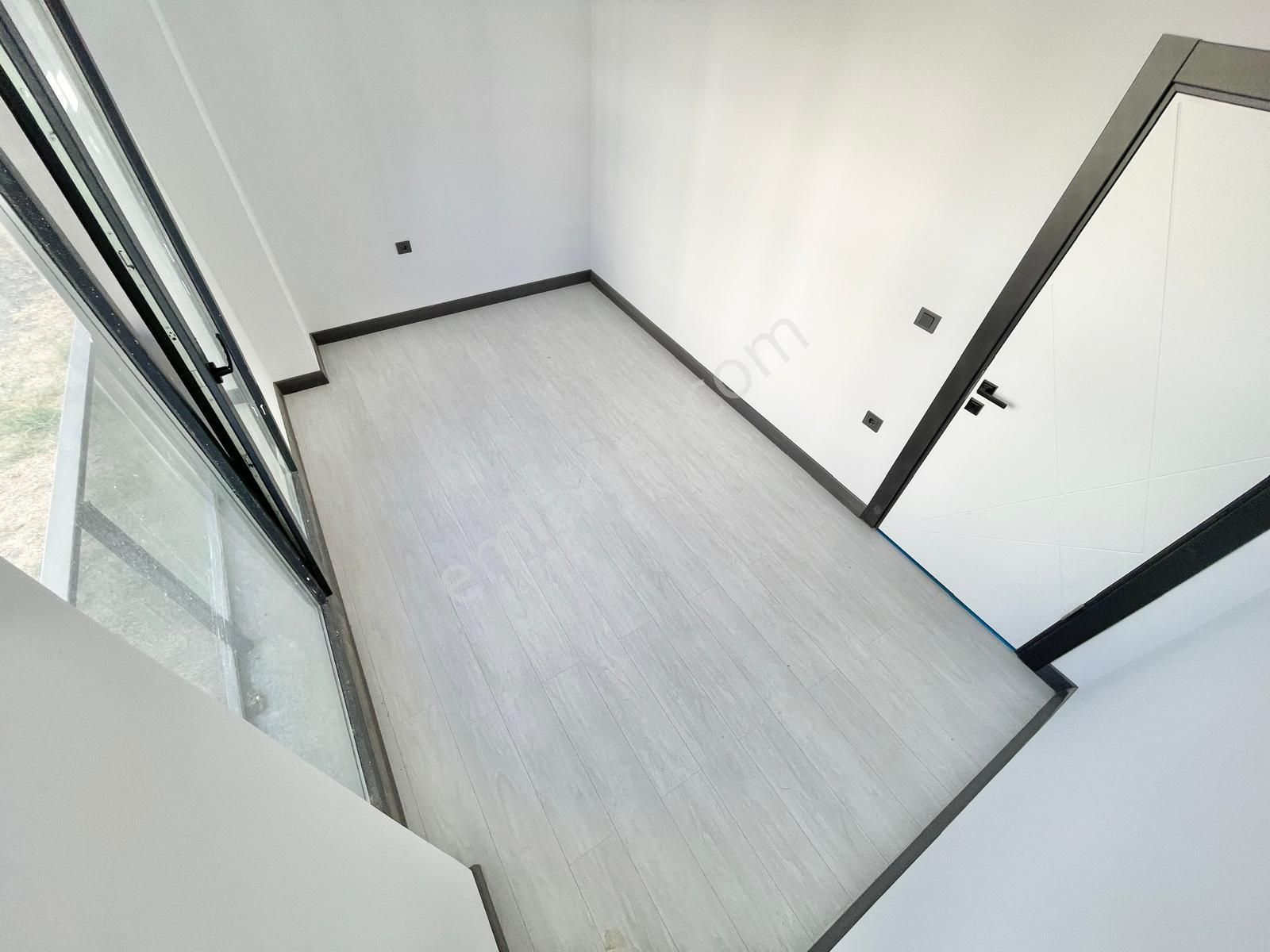 Berkay Demirel'den Altınkumda Bahçe Kullanımlı Sıfır 1+1 Daire - Görsel 33