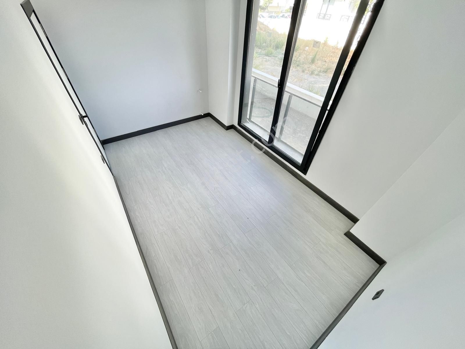 Berkay Demirel'den Altınkumda Bahçe Kullanımlı Sıfır 1+1 Daire - Görsel 35