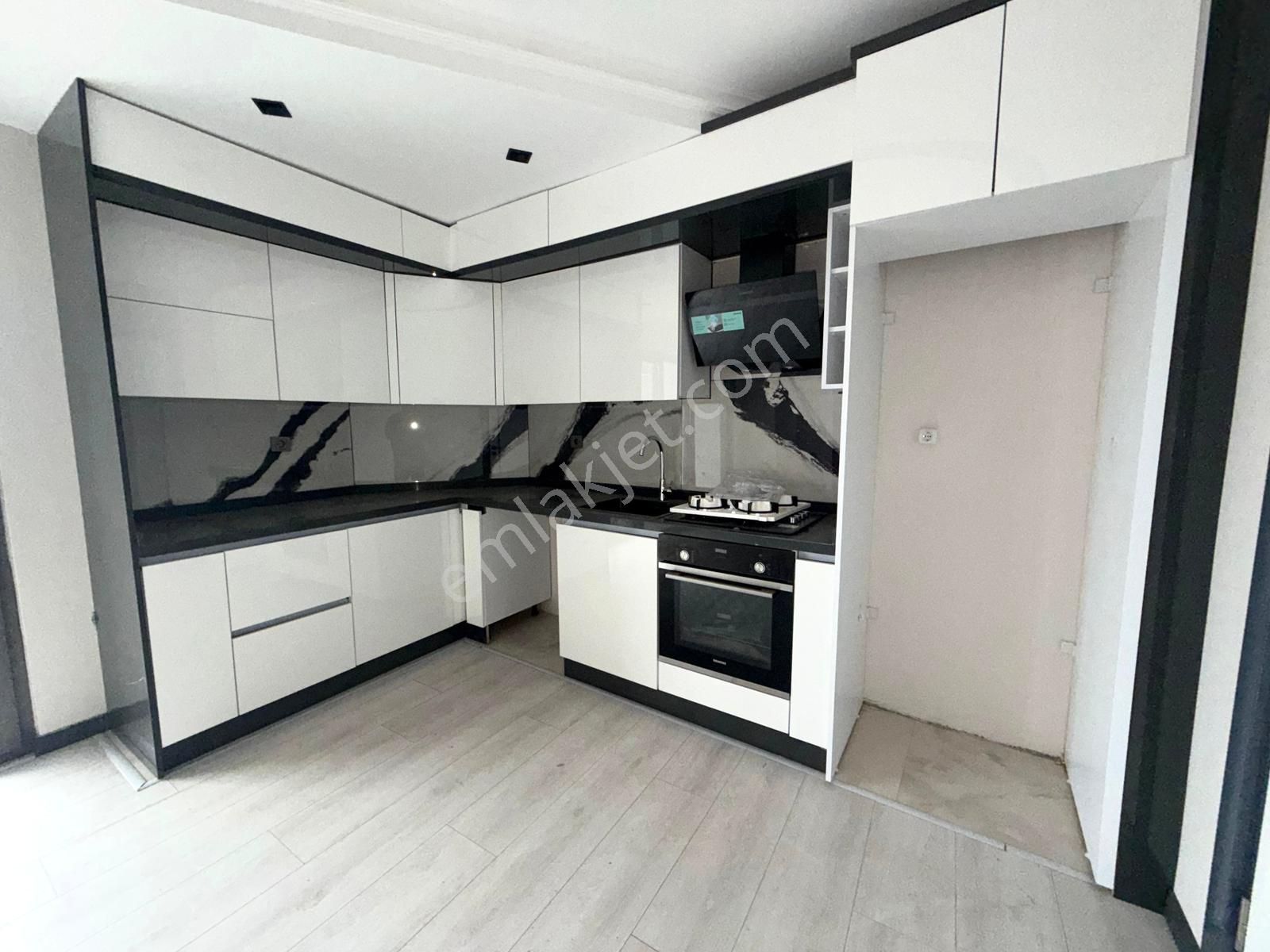 🏡 Referans'tan İkizçay'da Ön Cephe Ara Kat 1+1 Daire - Görsel 10