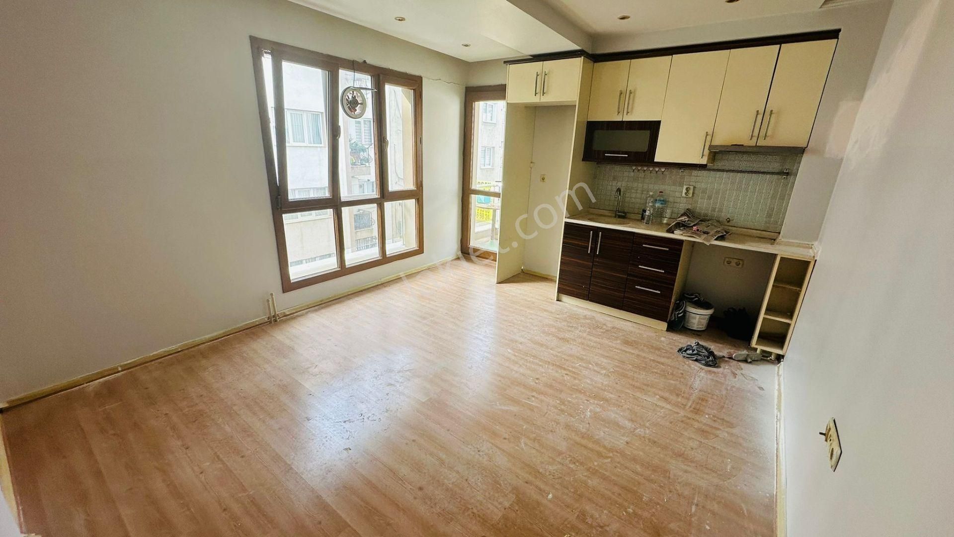 Delta Koleji Yakını 1+1 65 M2 Aydınlık Bakımlı Dekorlu