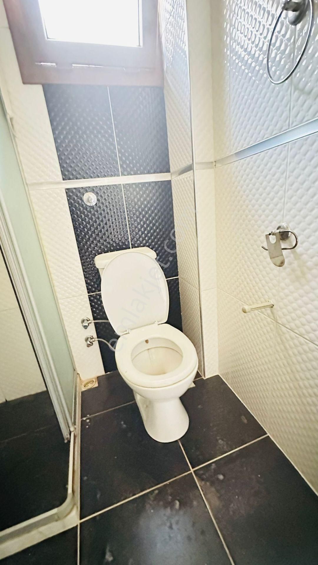 Delta Koleji Yakını 1+1 65 M2 Aydınlık Bakımlı Dekorlu - Görsel 19