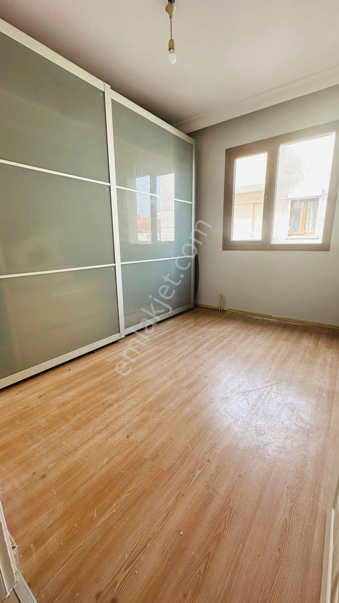 Delta Koleji Yakını 1+1 65 M2 Aydınlık Bakımlı Dekorlu - Görsel 12