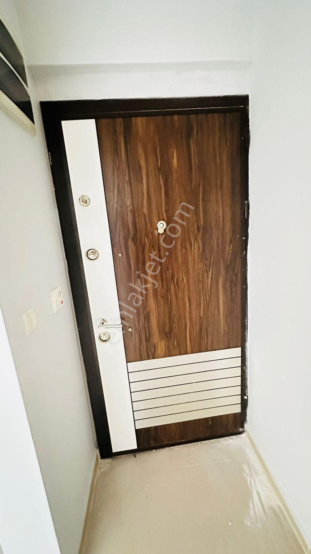 Delta Koleji Yakını 1+1 65 M2 Aydınlık Bakımlı Dekorlu - Görsel 14