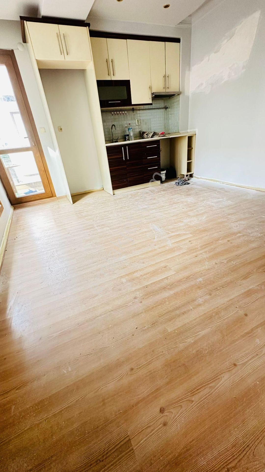 Delta Koleji Yakını 1+1 65 M2 Aydınlık Bakımlı Dekorlu - Görsel 4