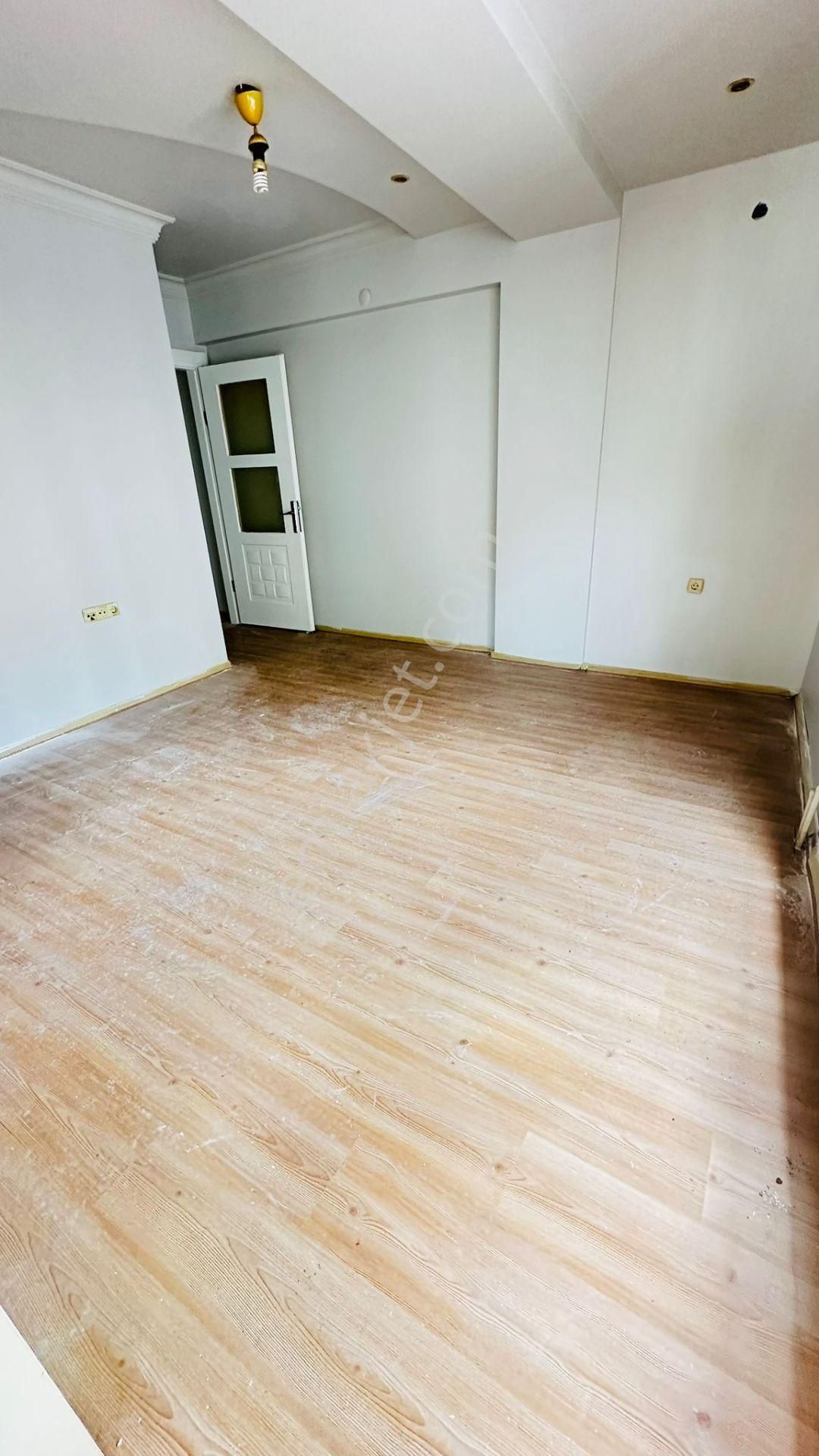 Delta Koleji Yakını 1+1 65 M2 Aydınlık Bakımlı Dekorlu - Görsel 9