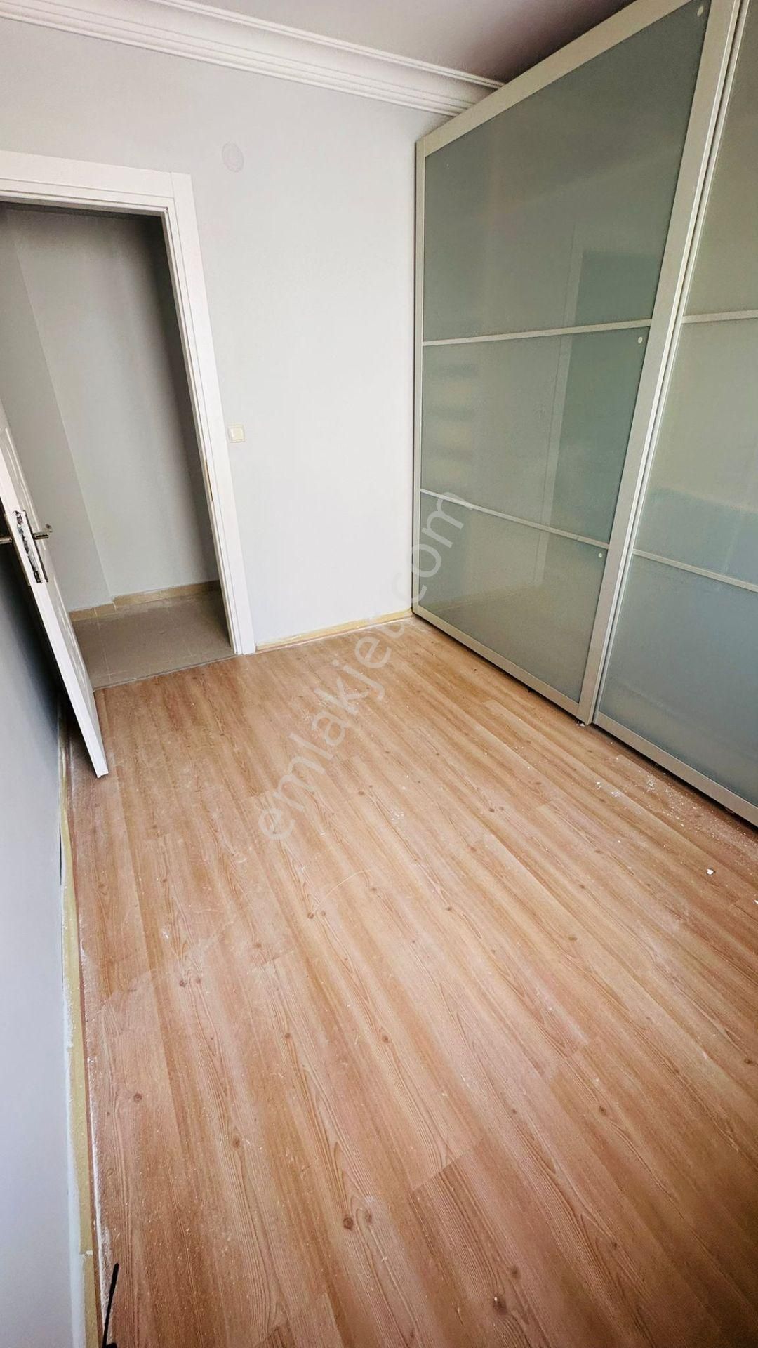 Delta Koleji Yakını 1+1 65 M2 Aydınlık Bakımlı Dekorlu - Görsel 13