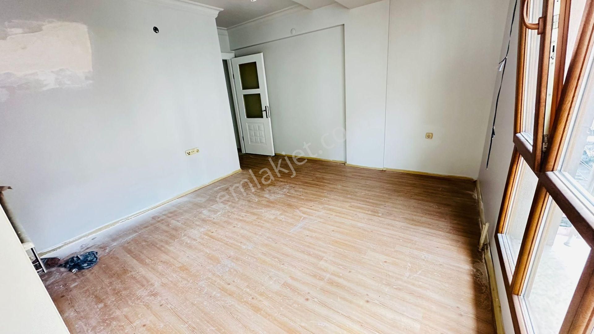 Delta Koleji Yakını 1+1 65 M2 Aydınlık Bakımlı Dekorlu - Görsel 6