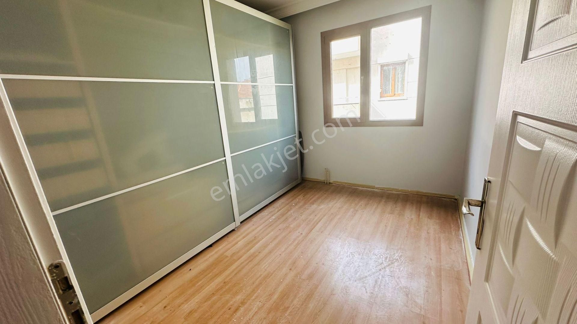 Delta Koleji Yakını 1+1 65 M2 Aydınlık Bakımlı Dekorlu - Görsel 11